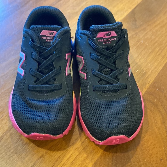 New Balance toddler size 6 - Picture 2 of 8